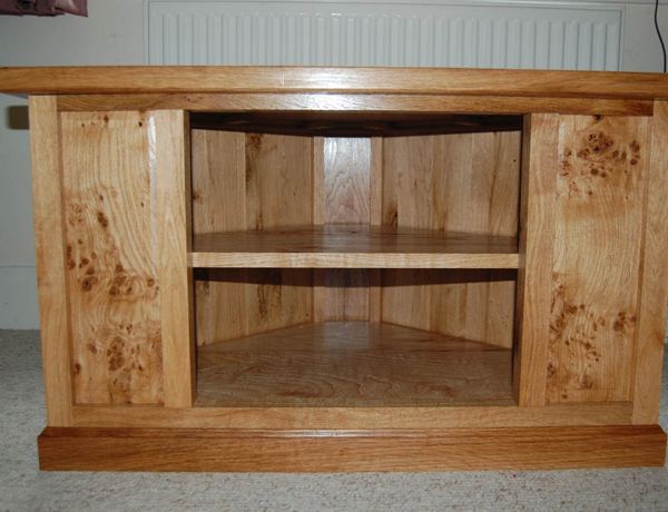 Oak Corner TV Unit
